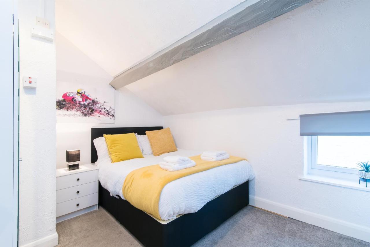 Dd Apartment 8 - Free Parking - Fast Wifi คาสเซิลโดนิงทัน ภายนอก รูปภาพ